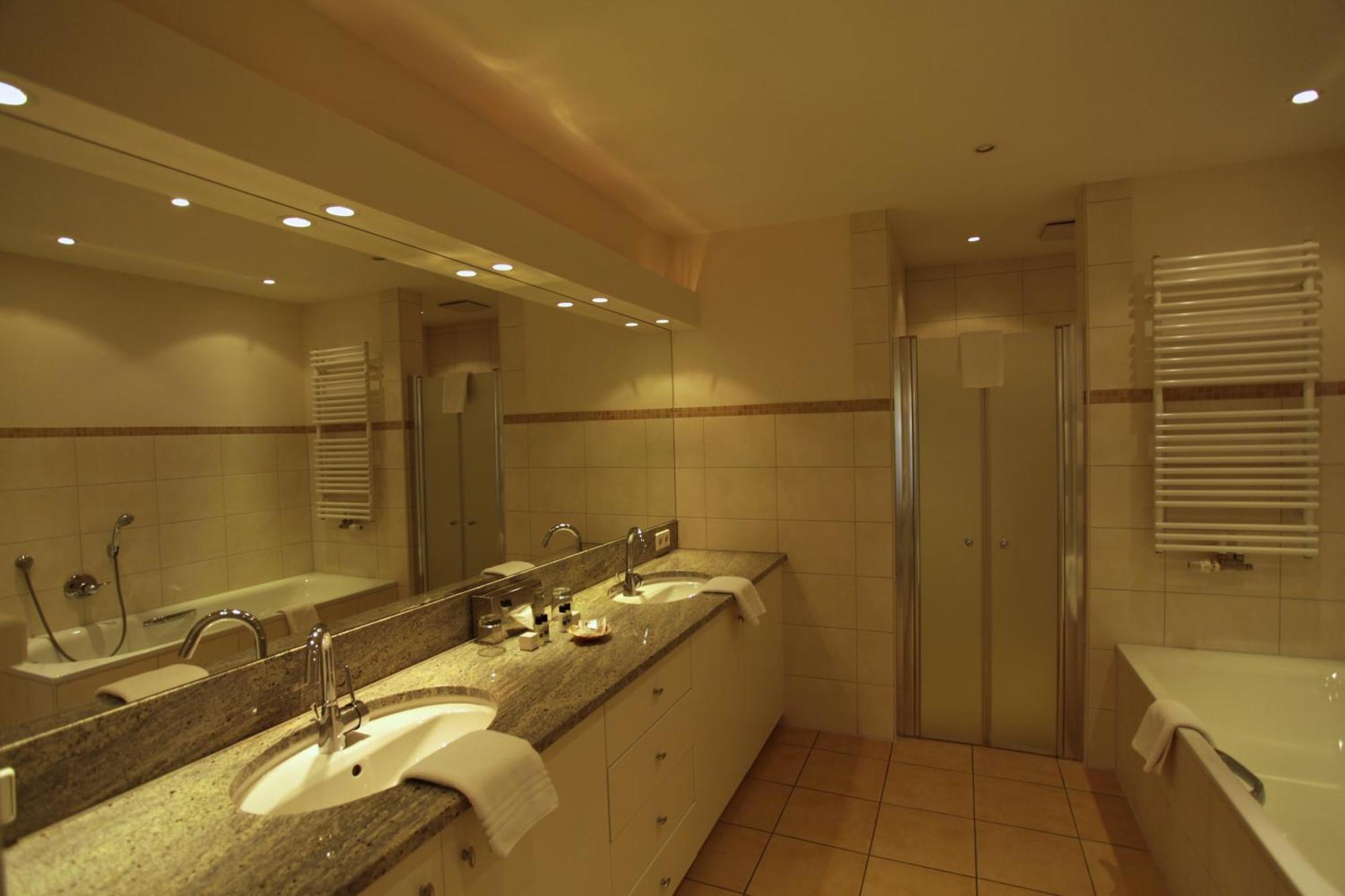 Parkhotel Flora Am 4*