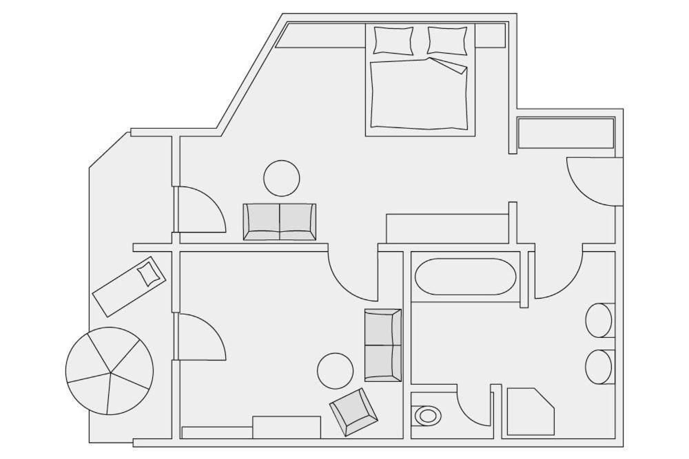 Hotel Parkhotel Flora Am 4*