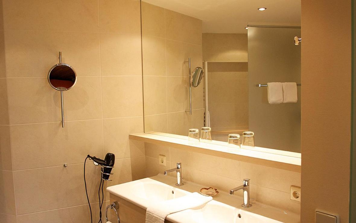 Parkhotel Flora Am 4*
