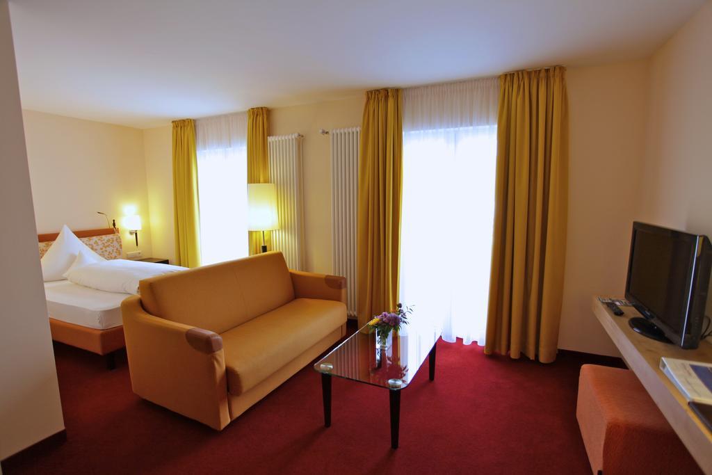 Hotel Parkhotel Flora Am 4*