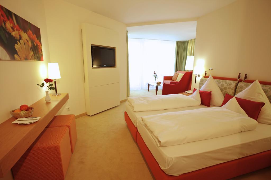 Hotel Parkhotel Flora Am 4*